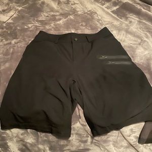 Lululemon Mens black shorts